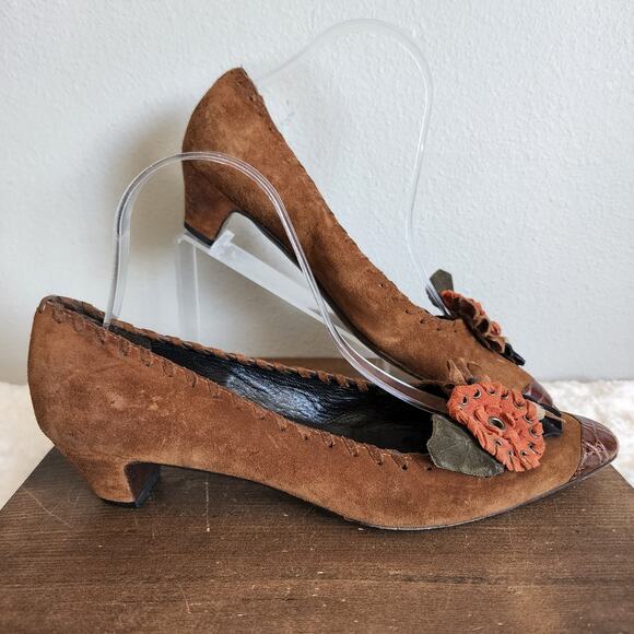 Prada Designer Kitten Heel Brown Suede Floral Pumps Women's Size 40 - Picture 14 of 14